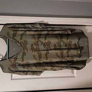 American Eagle soft and sexy tee Size LG